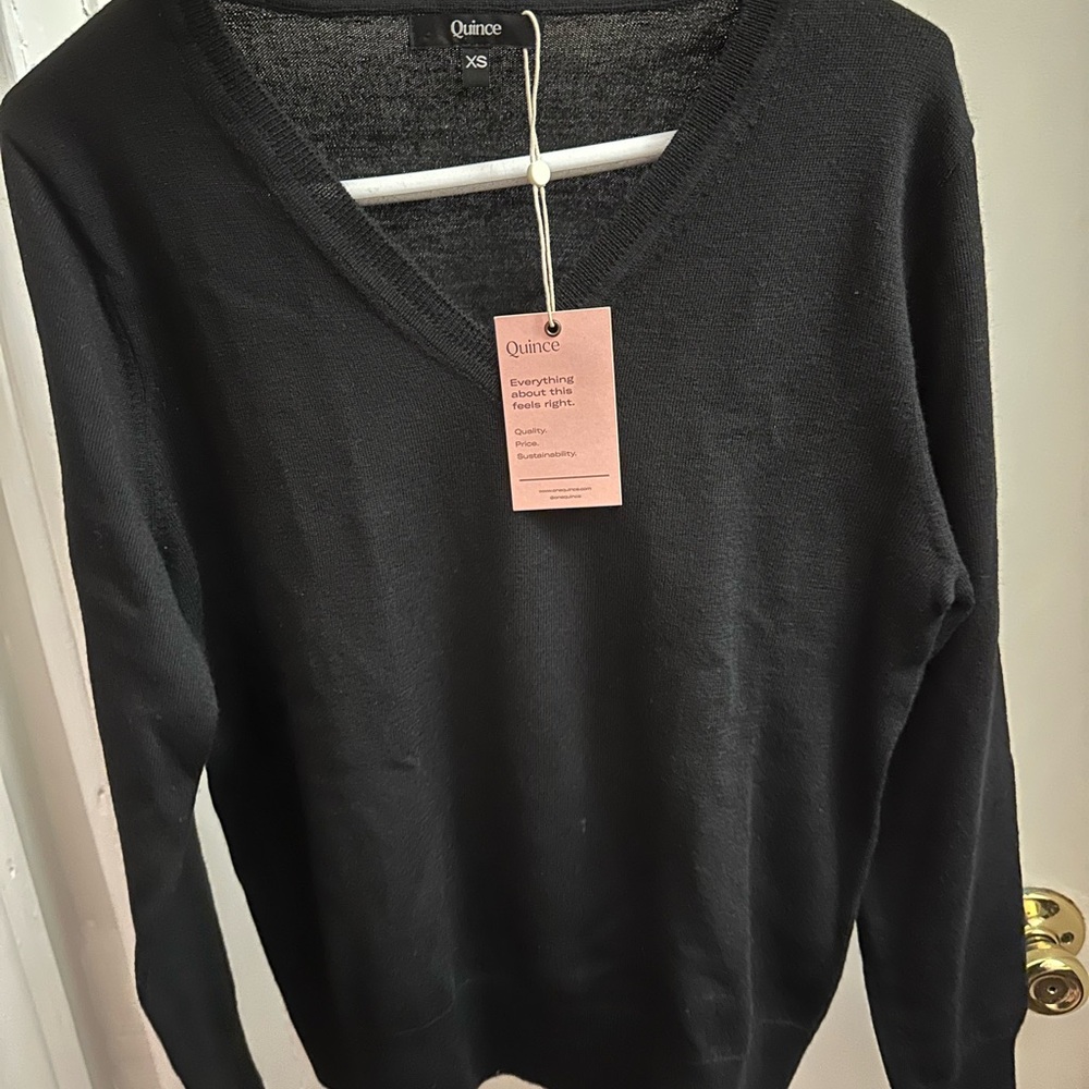 NWT Quince Black Merino Wool V-Neck Sweater Size XS